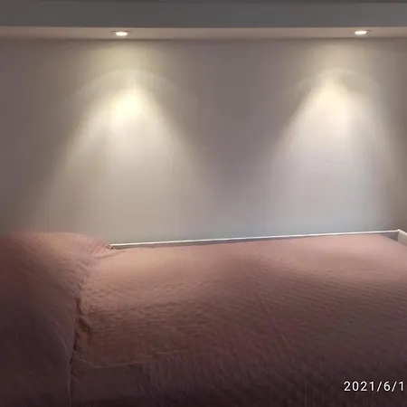 Apartman Lea *